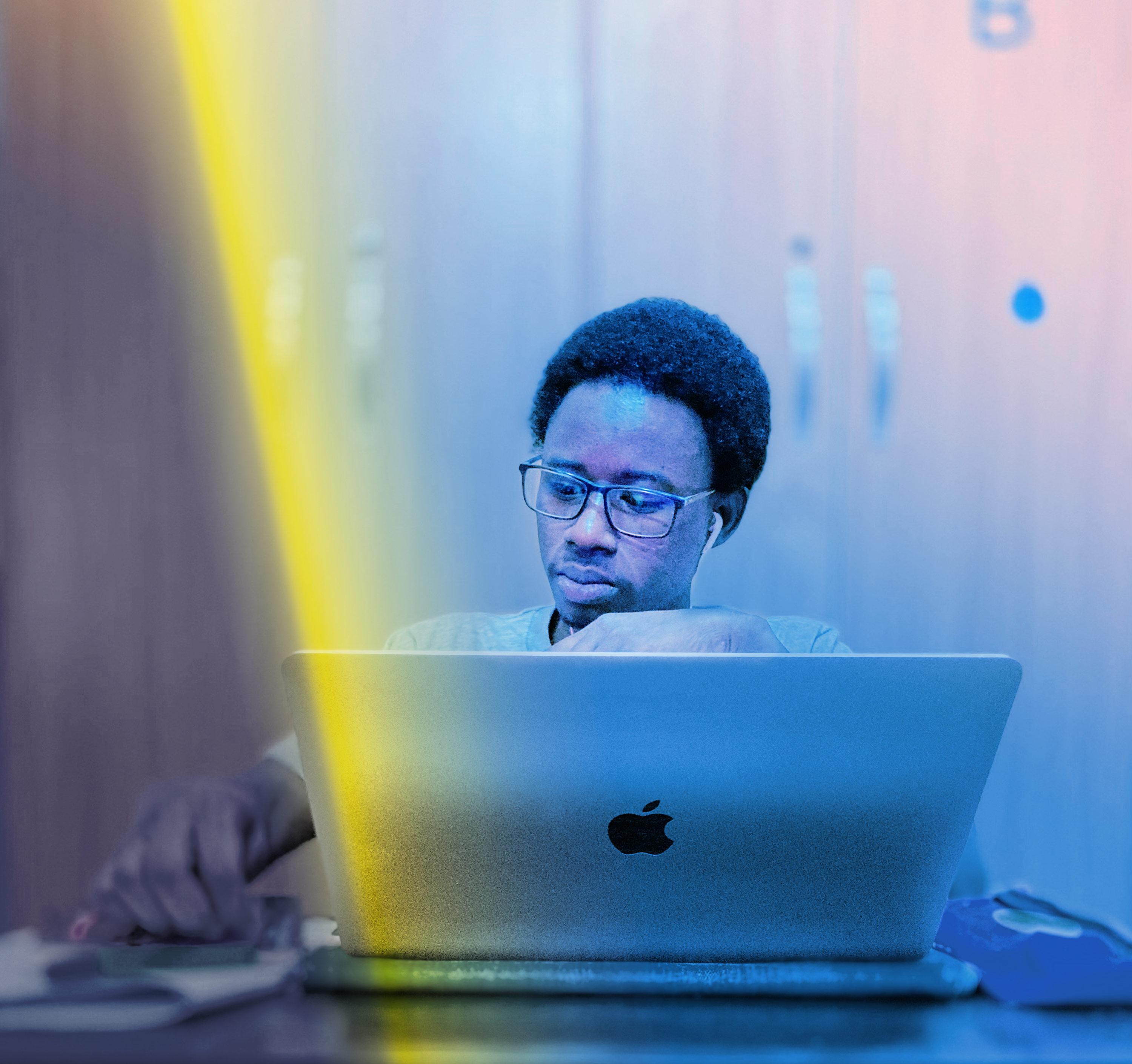 fx_boy_laptop.jpg
